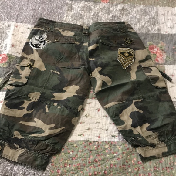 Custom made camouflage surplus Capri - Picture 2 of 10